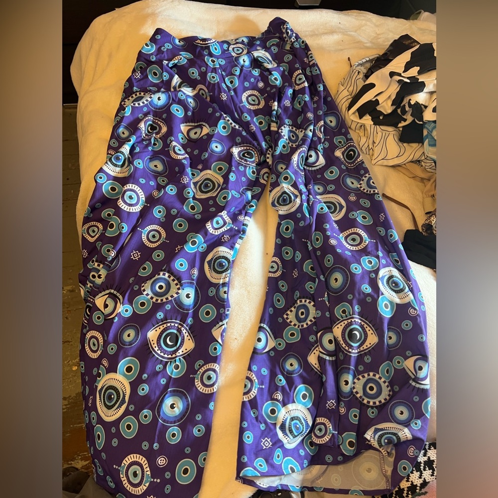 Woman’s wide leg pants